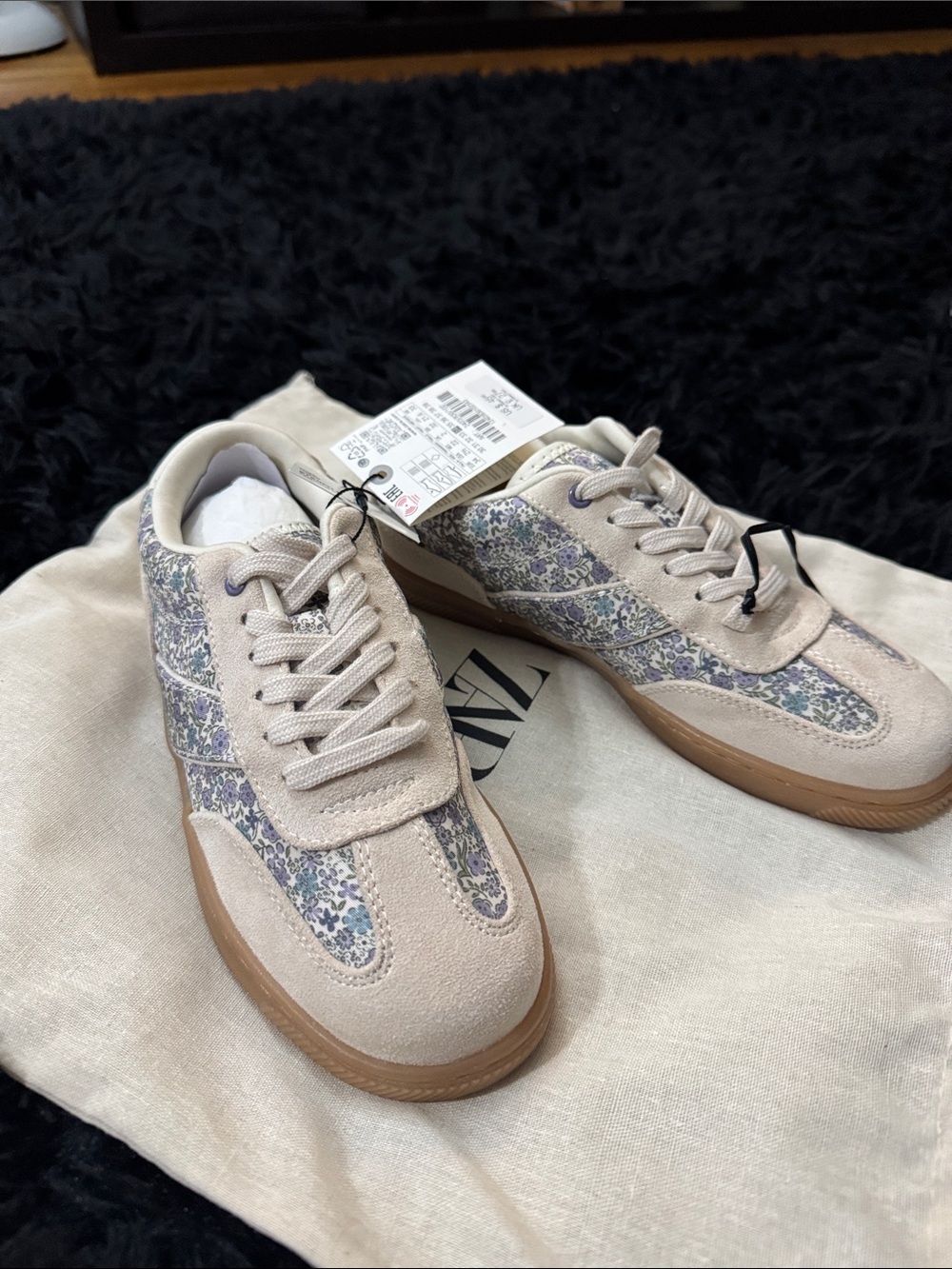 Zara kid’s Beige Floral Lace-Up Sneakers